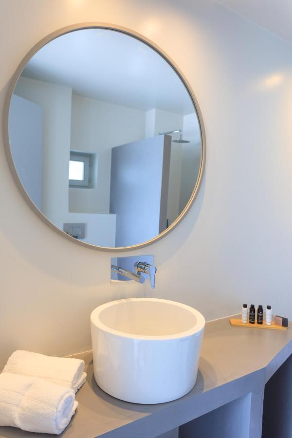 Iliades Luxury Boutique Suites Баці Екстер'єр фото