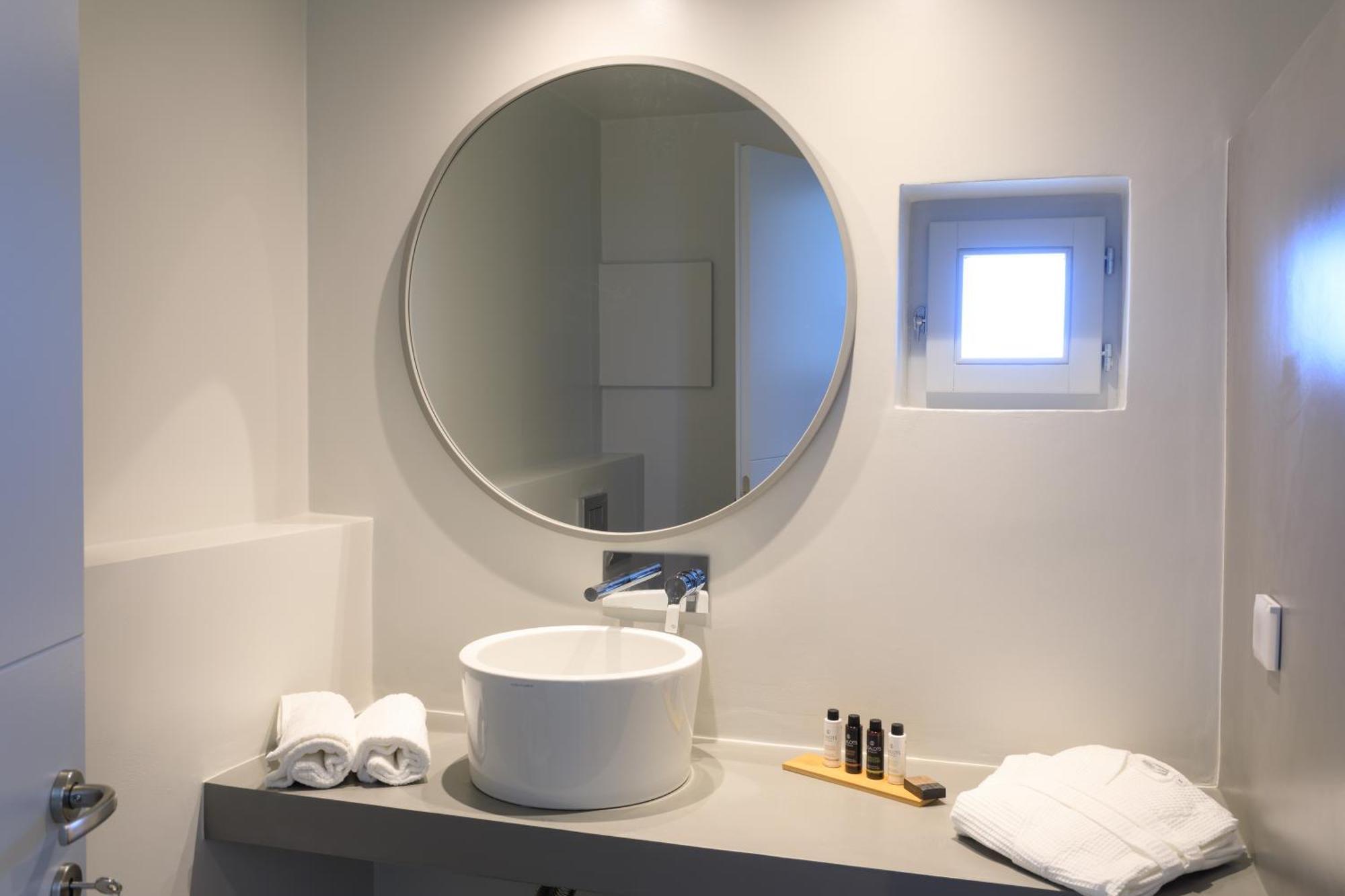 Iliades Luxury Boutique Suites Баці Номер фото